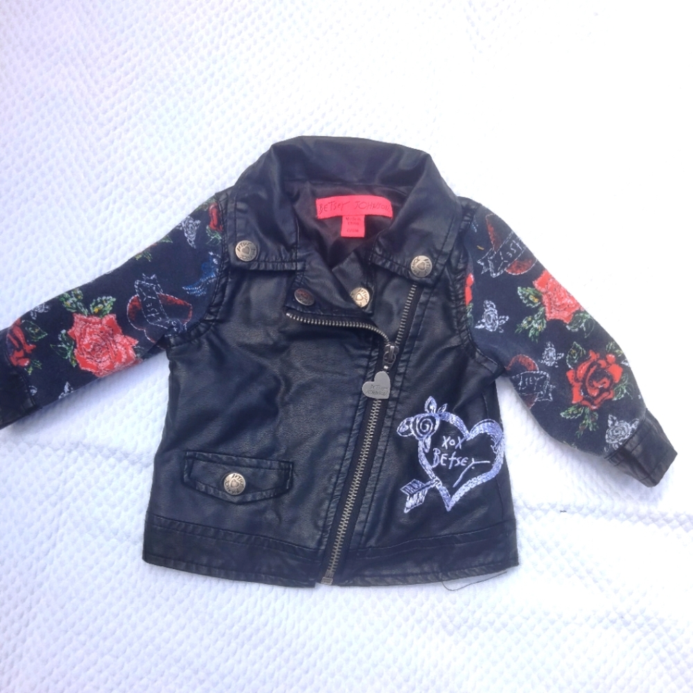 Betsey Johnson size 6/9